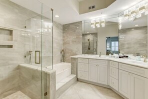 Combined shower/bathtub, hair dryer, towels - Seaside Serentity at Ocean Place~insane views! (Fernandina Beach)