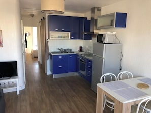 Fridge, microwave, oven, stovetop - T2 comfortable Marina de Canet Plage (Canet-en-Roussillon)