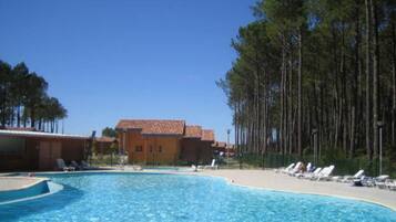 Indoor pool, outdoor pool