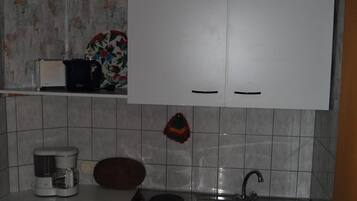 Réfrigérateur, cafetiÚre/bouilloire