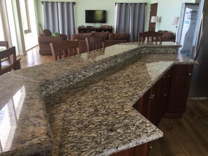 Interior - Key Lime Casa - Ocean Front - Private Pool (Utila)