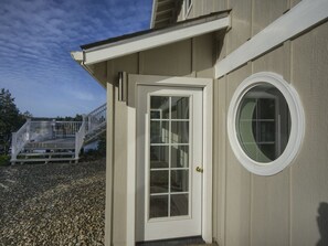 Exterior detail - Hilltop Lake View with Nature all around (Langlois)