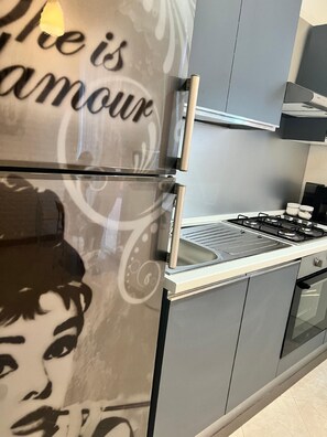 Fridge, microwave, oven, stovetop - Kristel House with outdoor veranda (Balestrate)