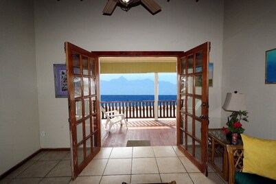 Reef Point Beach House - Ocean Front - 4 Bedroom House