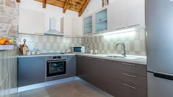 Kühlschrank, Herdplatte, Geschirrspüler