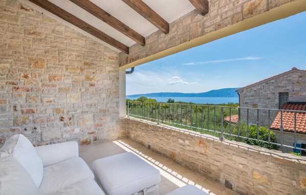 Property grounds - 4 bedroom cozy home in Linardici (Linardici)