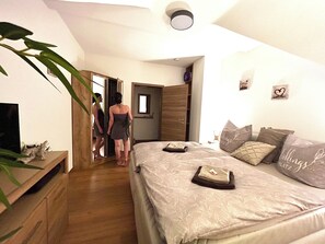 2 habitaciones, tabla de planchar con plancha y wifi gratis 