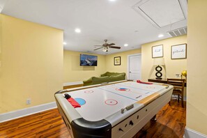 Spielezimmer