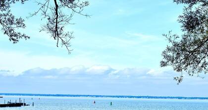 (Aspen Cabin) Charming 3 Bedroom Cottage on the Lake - Waterfront - Pets OK