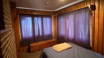 3 多间卧室、免费 WiFi、床单