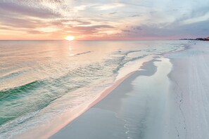 Beach nearby, sun loungers, beach towels