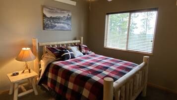 5 bedrooms, free WiFi, bed sheets