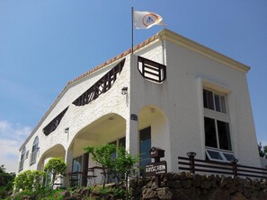 Exterior - Kims Cabin Guesthouse (Seogwipo)