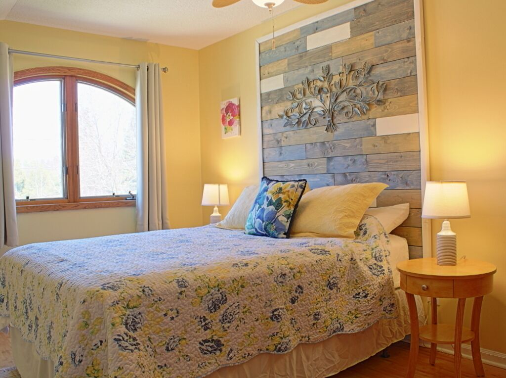 1 slaapkamer, een strijkplank/strijkijzer, wifi, beddengoed