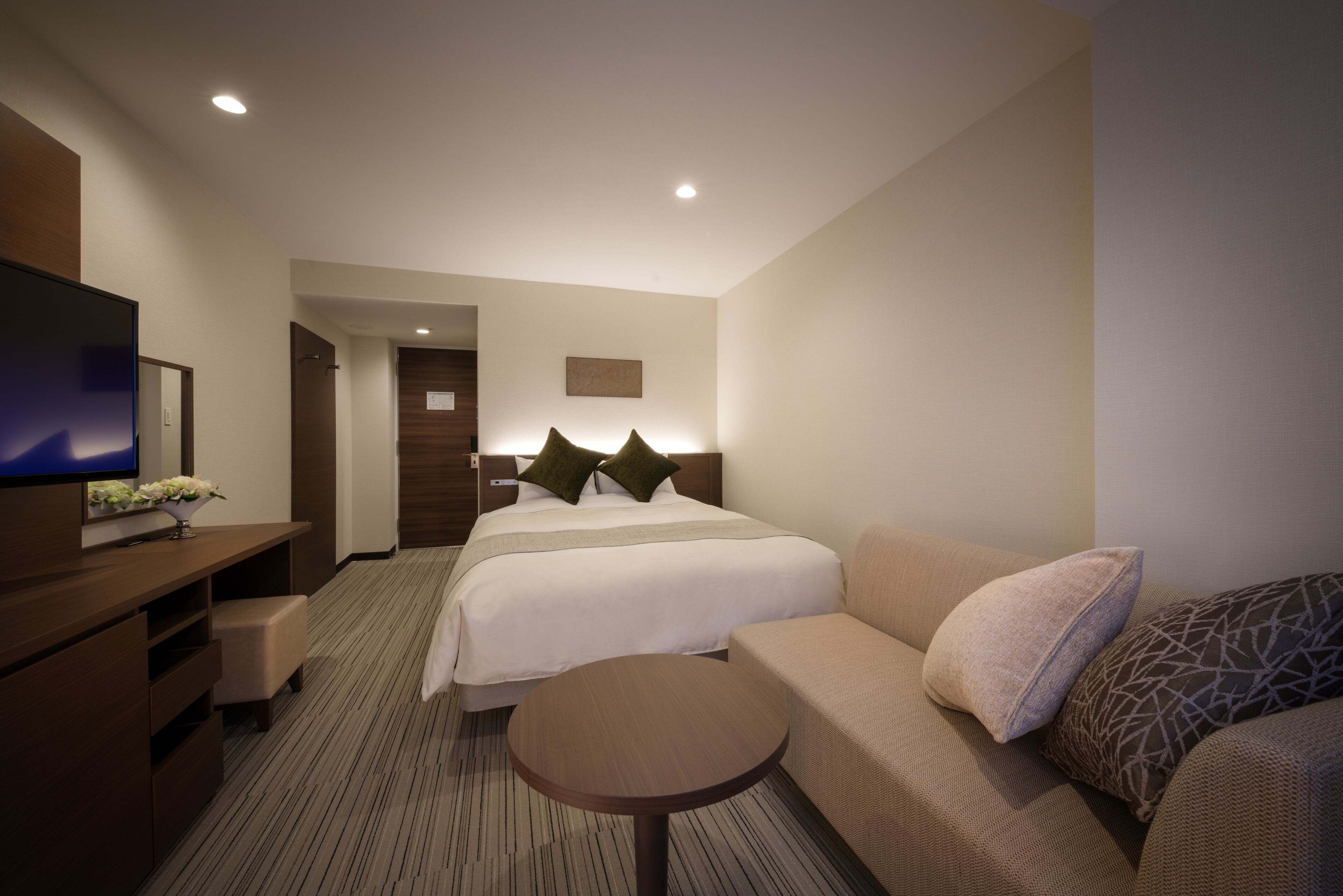 in-room safe, desk, free wifi, bed sheets