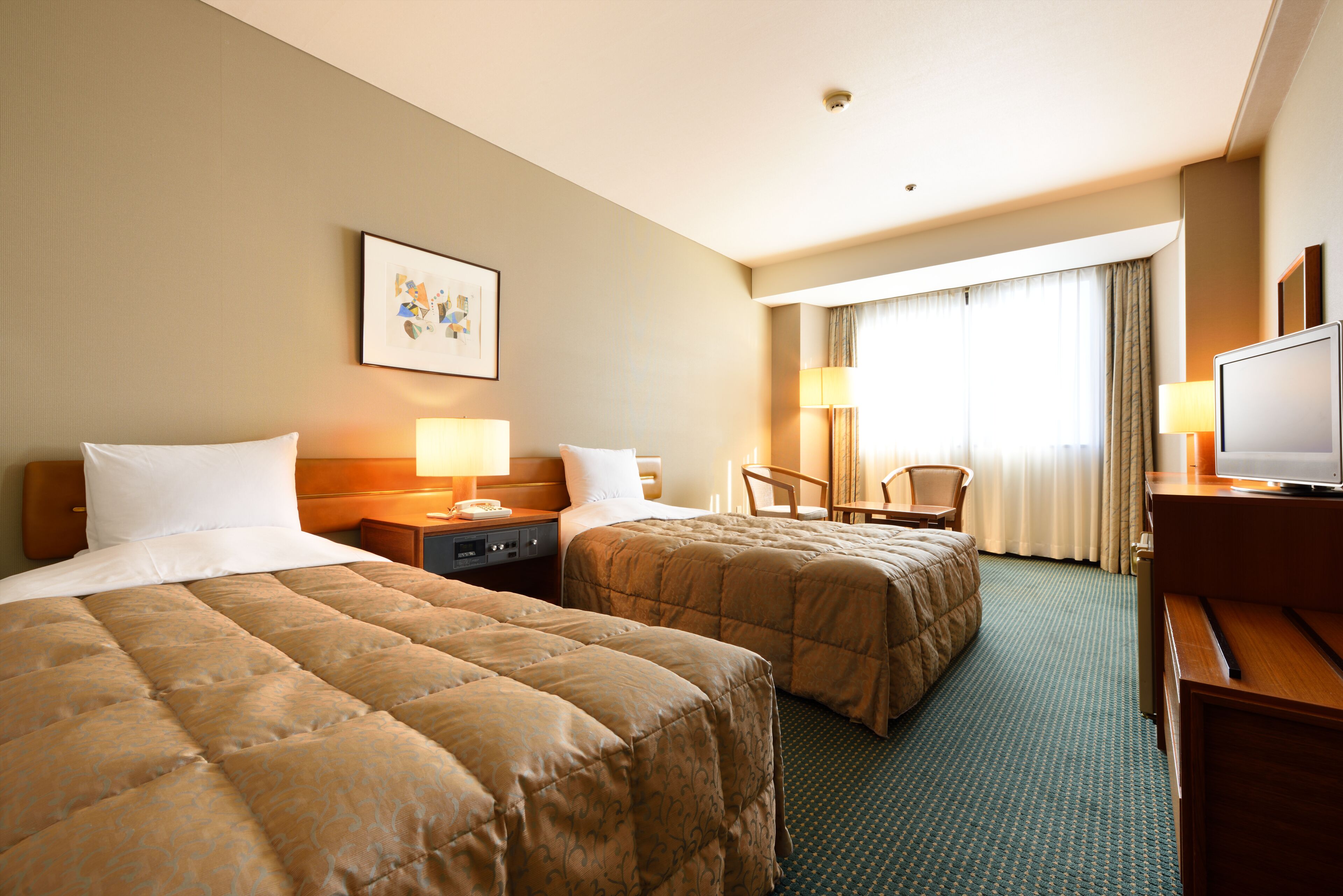 standard twin room, non smoking | in-room safe, desk, free wifi, bed sheets