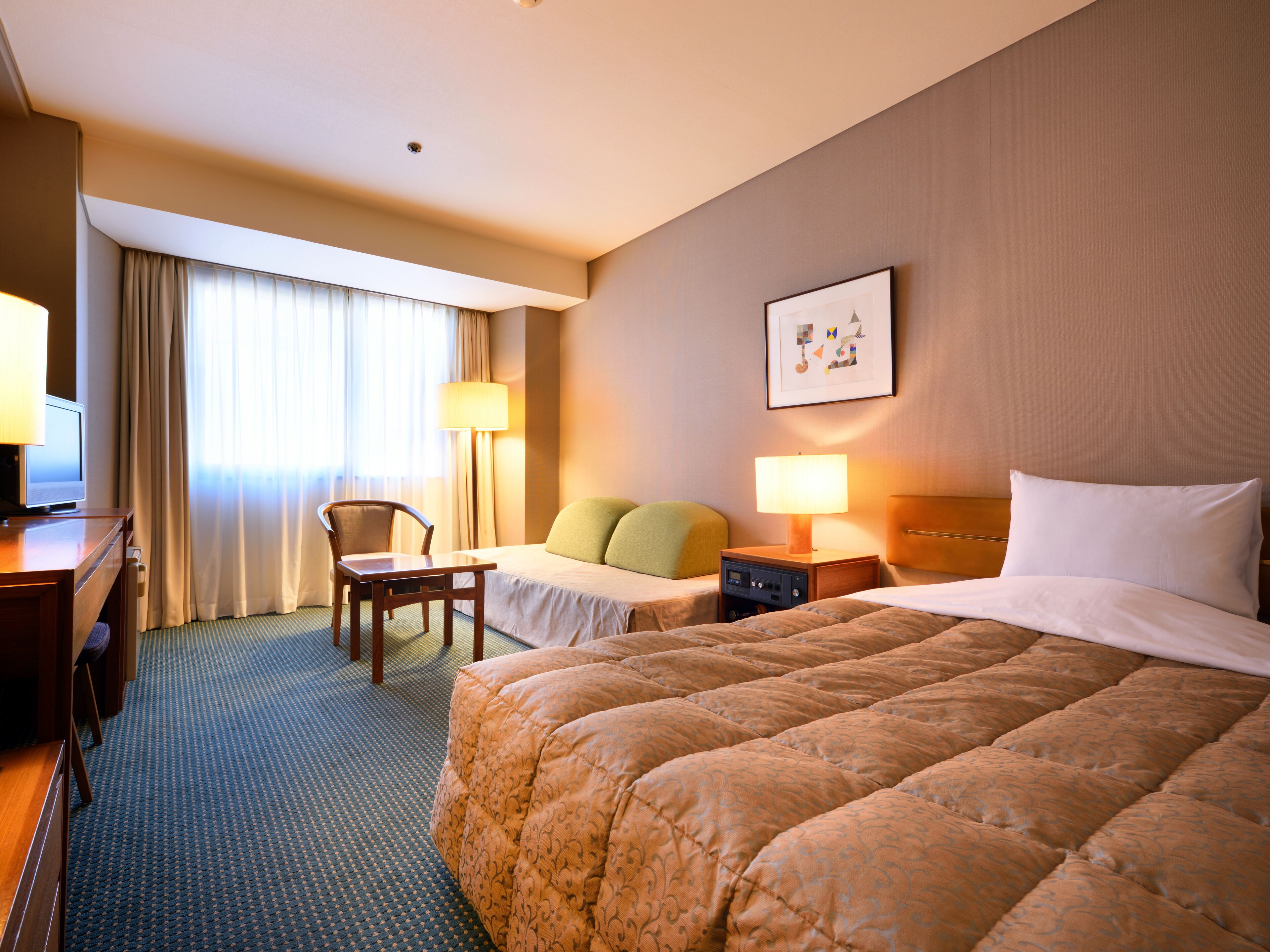 standard single room, non smoking | in-room safe, desk, free wifi, bed sheets