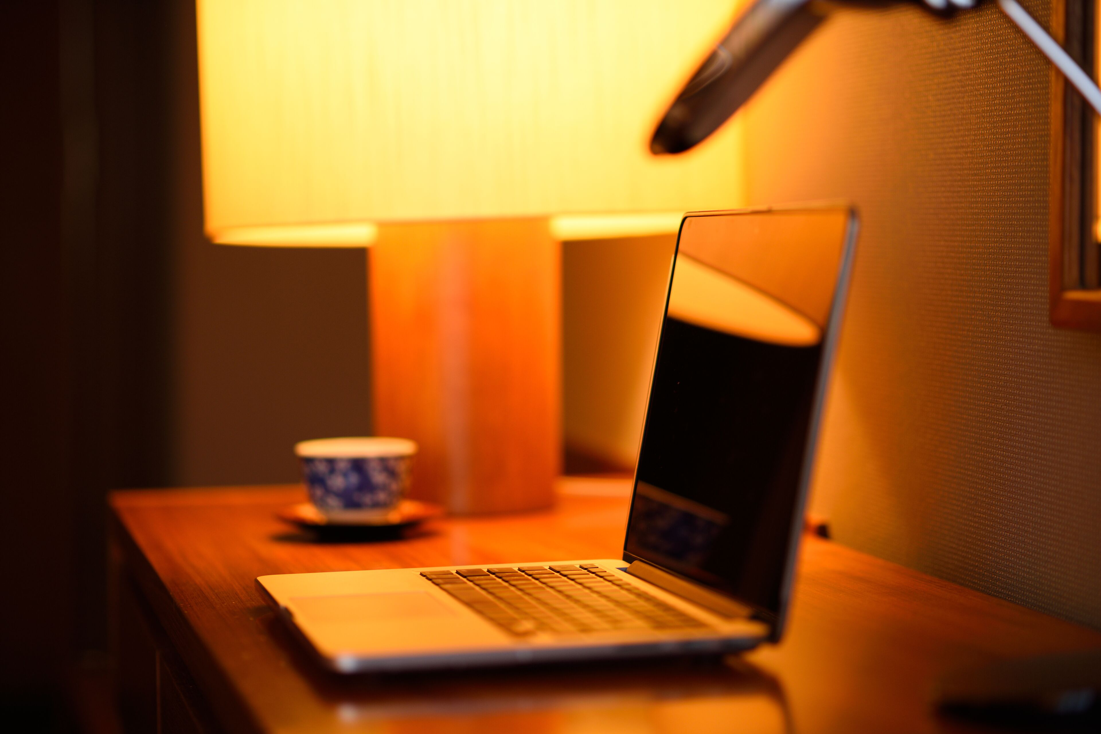 standard single room, non smoking | in-room safe, desk, free wifi, bed sheets