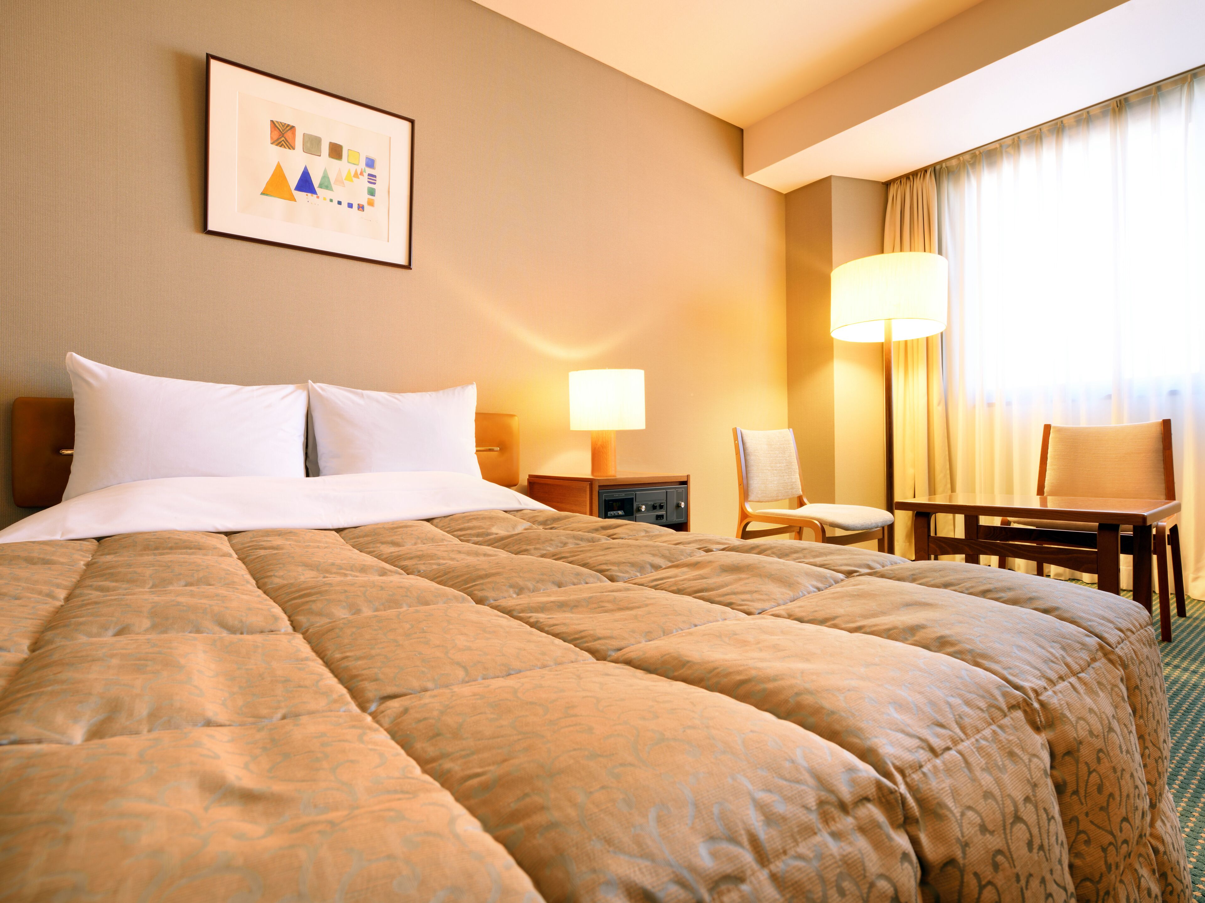 standard double room, non smoking | in-room safe, desk, free wifi, bed sheets