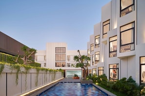 Outdoor pool - JW Naungan Coliving (Surakarta)