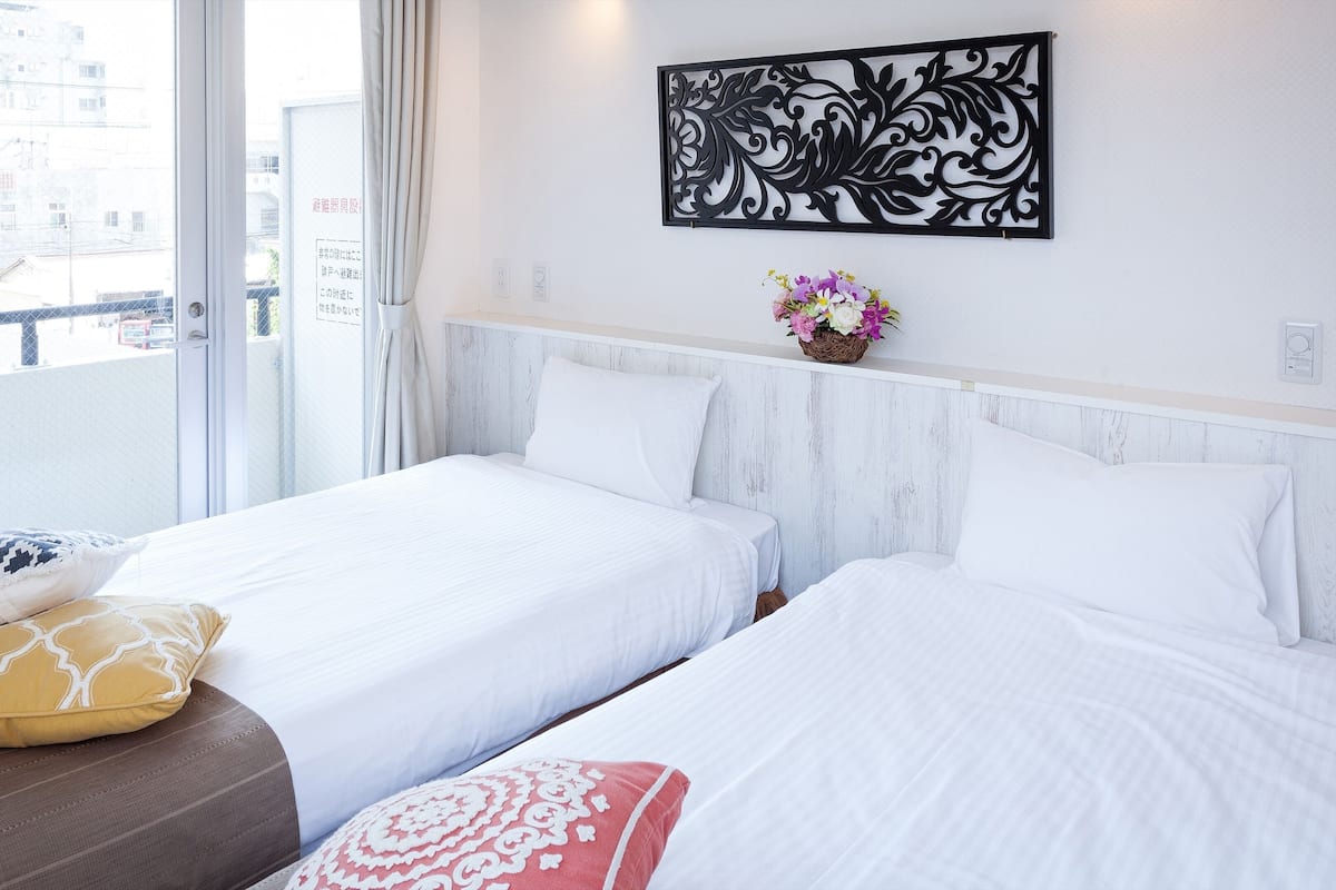 Individually furnished, desk, free WiFi, bed sheets