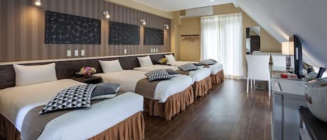 Quadruple Room | Individually furnished, desk, free WiFi, bed sheets