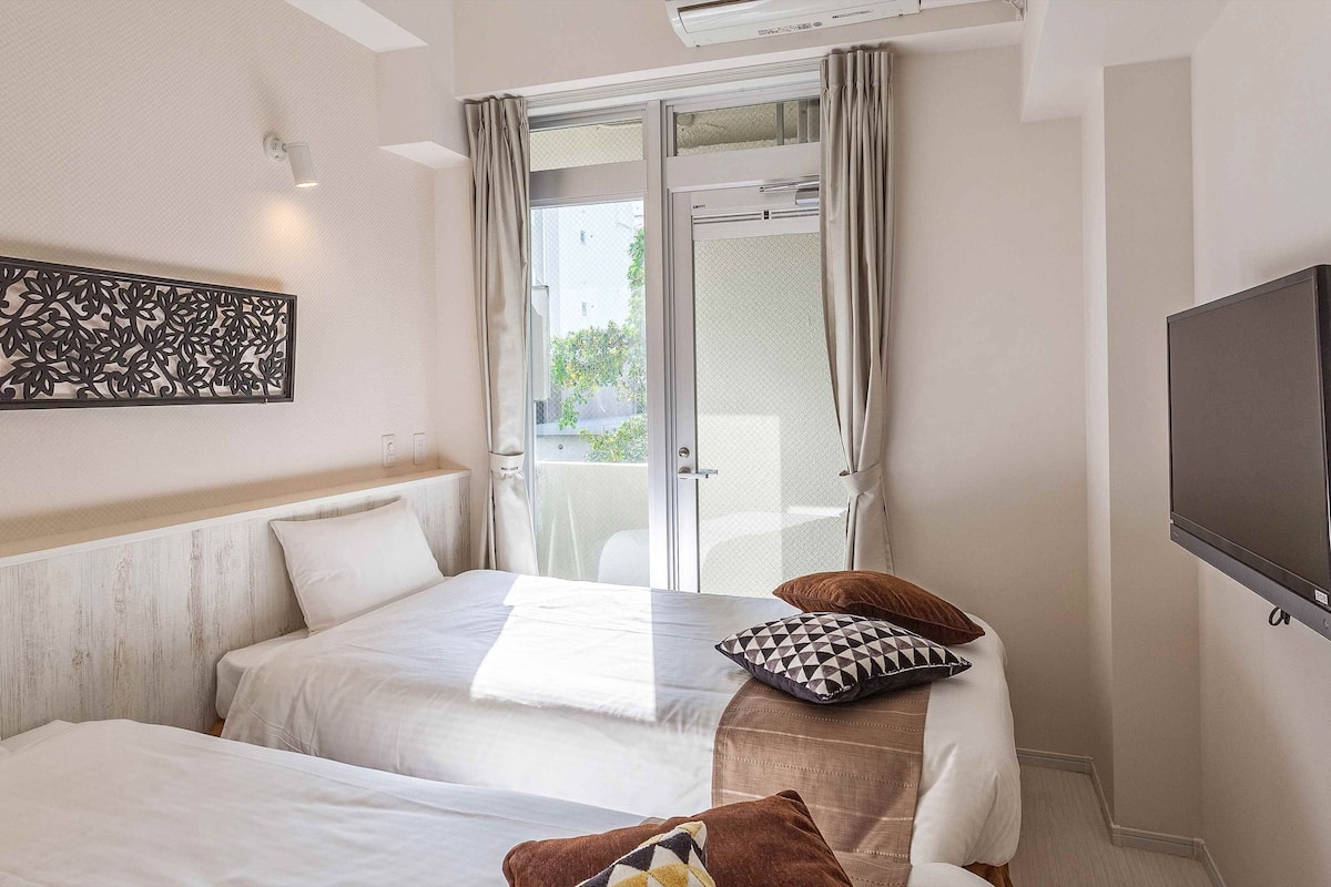 Individually furnished, desk, free WiFi, bed sheets