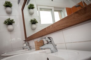 Comfort-Haus, barrierefrei, mit Bad | Badezimmer