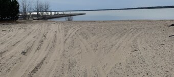 (White House Cabin) Serene Lakefront 4 Bedroom Cottage - Pets OK