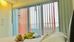 Studio (A-11-06) | Iron/ironing board, free WiFi, bed sheets - Suria Jelutong Cozy Studio by BeeStay (Shah Alam)