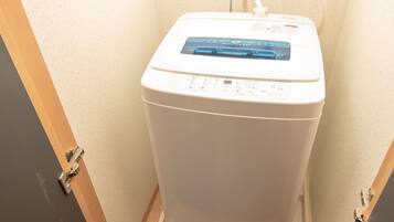 Basic Apartment (302) | Laundry