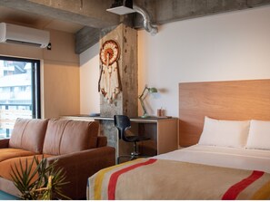 Suite Twin Room, Non Smoking (501)