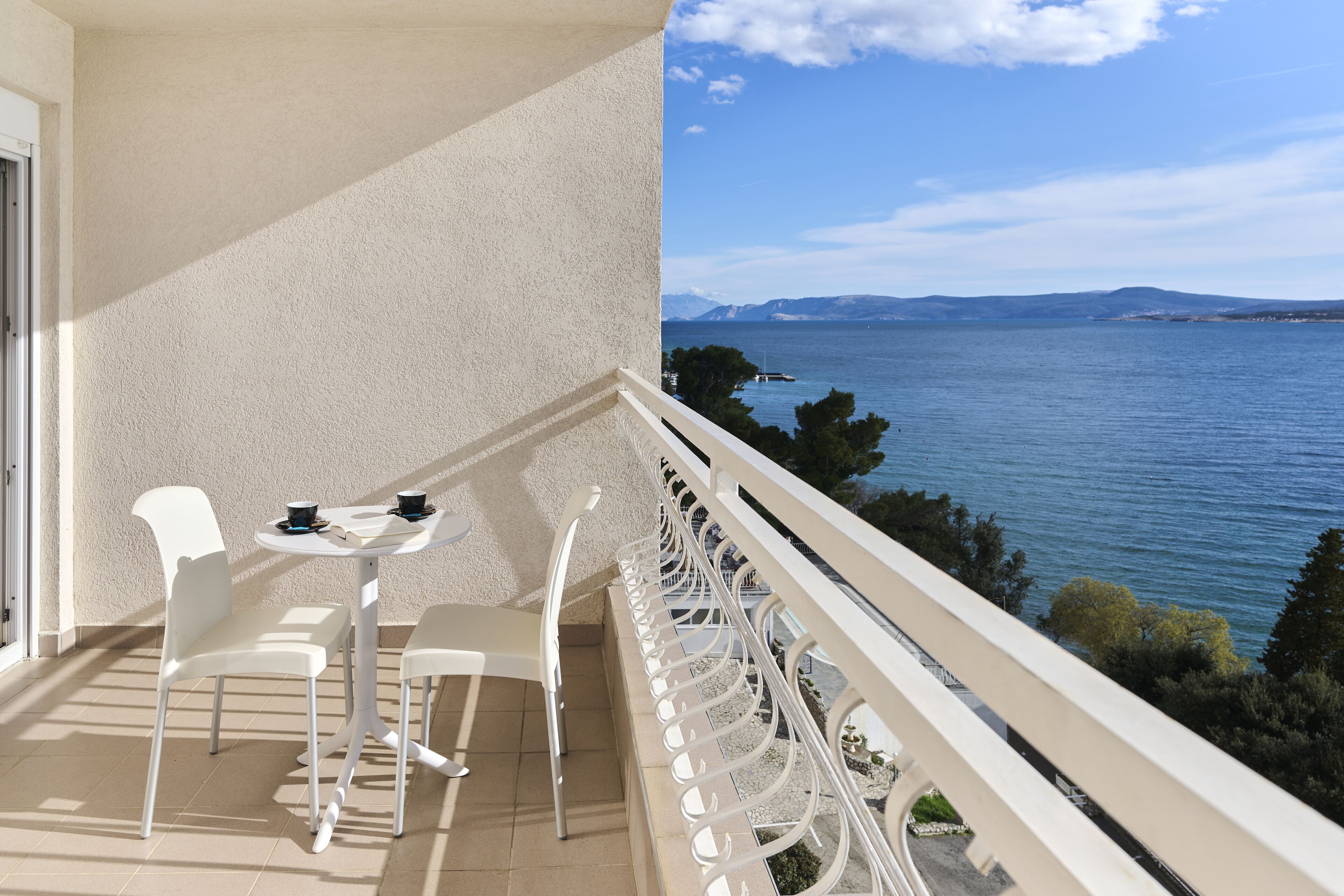 Comfort junior suite with sea view balcony | Vista dalla camera