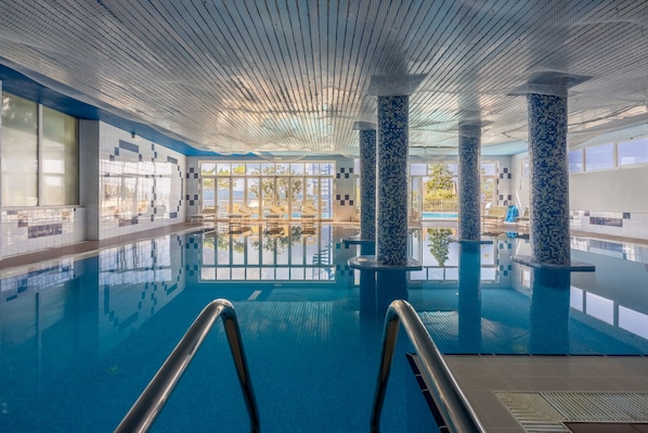 Indoor pool, seasonal outdoor pool, sun loungers