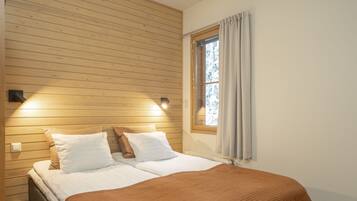 AurinkoRinne 55, Sauna | Blackout drapes, iron/ironing board, free WiFi, bed sheets
