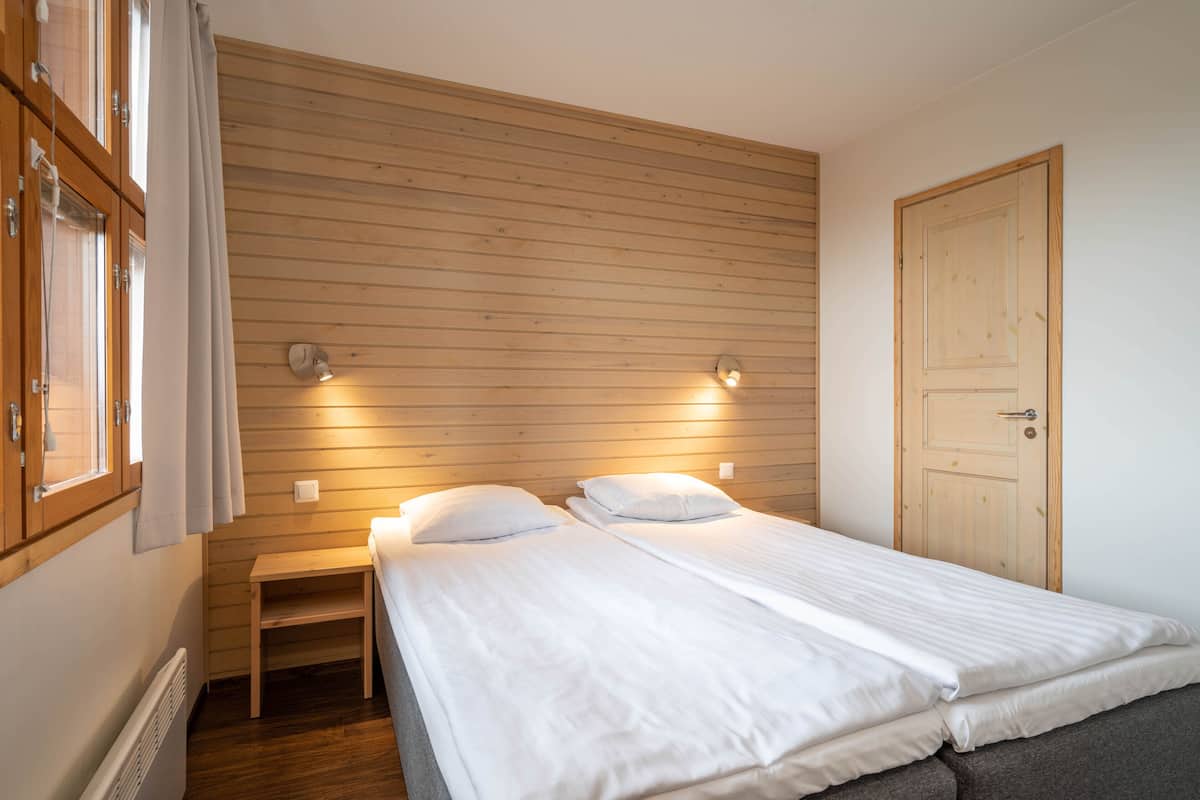 AurinkoRinne 49, Sauna | Blendingsgardiner, strykejern/-brett, wi-fi (inkludert) og sengetøy