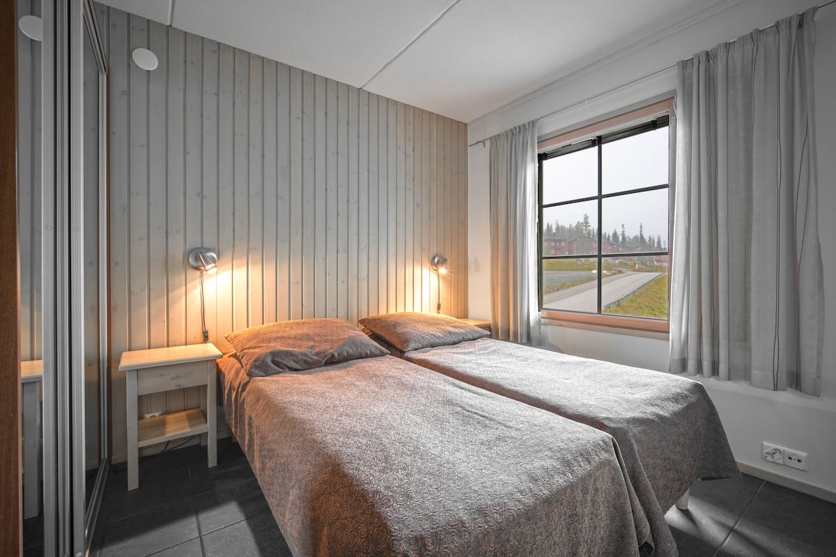RukaTonttu 43, Sauna | 2 bedrooms, individually decorated, individually furnished, desk