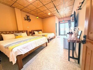 Romantic Quadruple Room | Individually decorated, individually furnished, laptop workspace - Clouds B&B (Liuqiu)