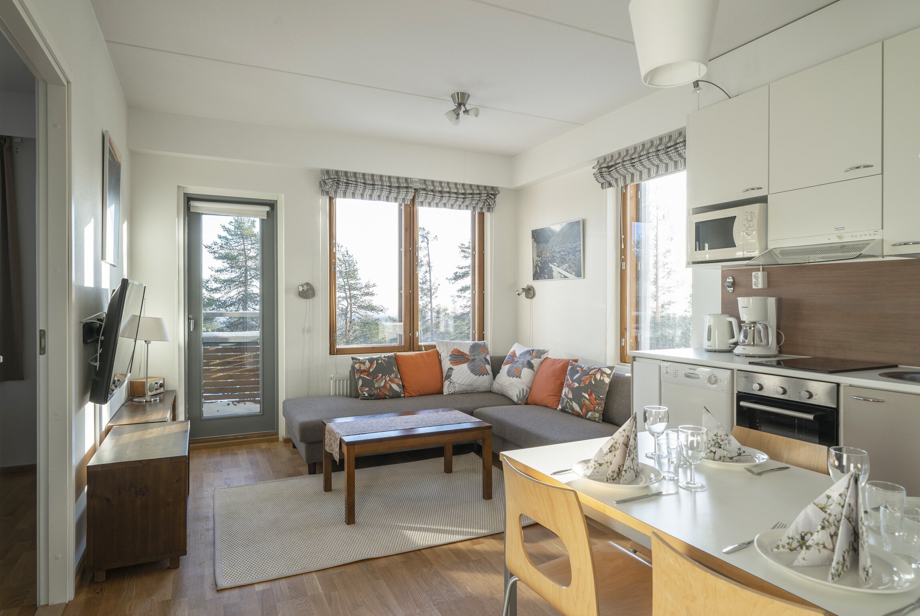 PyhäSuites 43, Sauna | Private kitchen | Fridge, microwave, stovetop, dishwasher