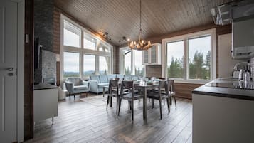 PyhäLinna 93, Sauna | In-room dining