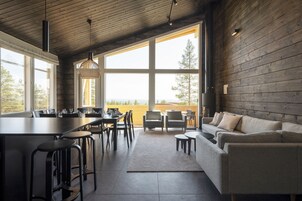 PyhäLinna 130, Sauna | Zona de estar | Televisión de pantalla plana de 40 pulgadas con canales digitales