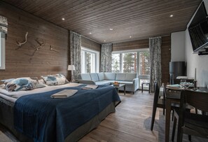 PyhäLinna 33 Studio, Sauna | Decoración personalizada y muebles diferentes 