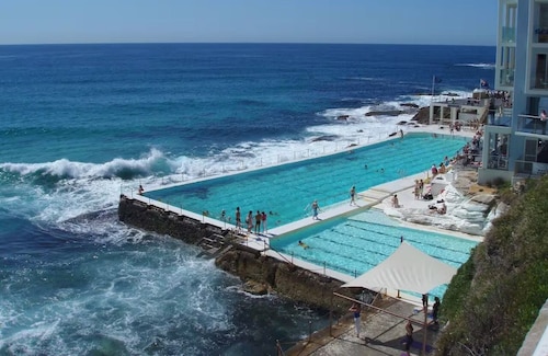 OMG Beach View Penthouse by Sydney Dreams