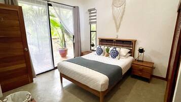 2 bedrooms, desk, travel crib, WiFi (free)
