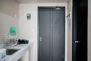 Bathroom - Cozy Minimalist Studio @ Casa de Parco Apartment (Pagedangan)