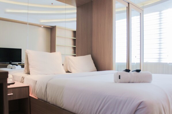 Room | Free WiFi, bed sheets - Direct Access to Shopping Mall Studio Apartment at U Residence (Curug)