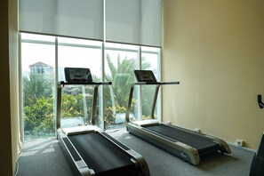 Fitness facility - Homey and Warm 3BR Apartment at Ambassade Residences (Jakarta)