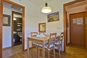 Dining - Lagos - Edificio Bonaigua (Baqueira)