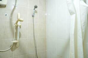 Bathroom - Elegant Studio Apartment at Nifarro Park (Jakarta)
