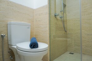 Phòng | Phòng tắm | Buồng tắm vòi sen, khăn tắm 